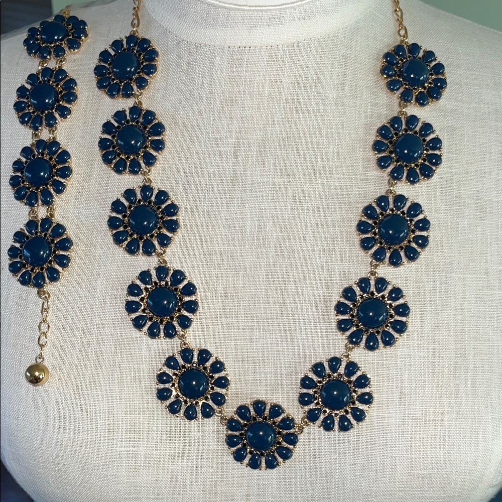 Elegant Gold and Blue Floral Necklace